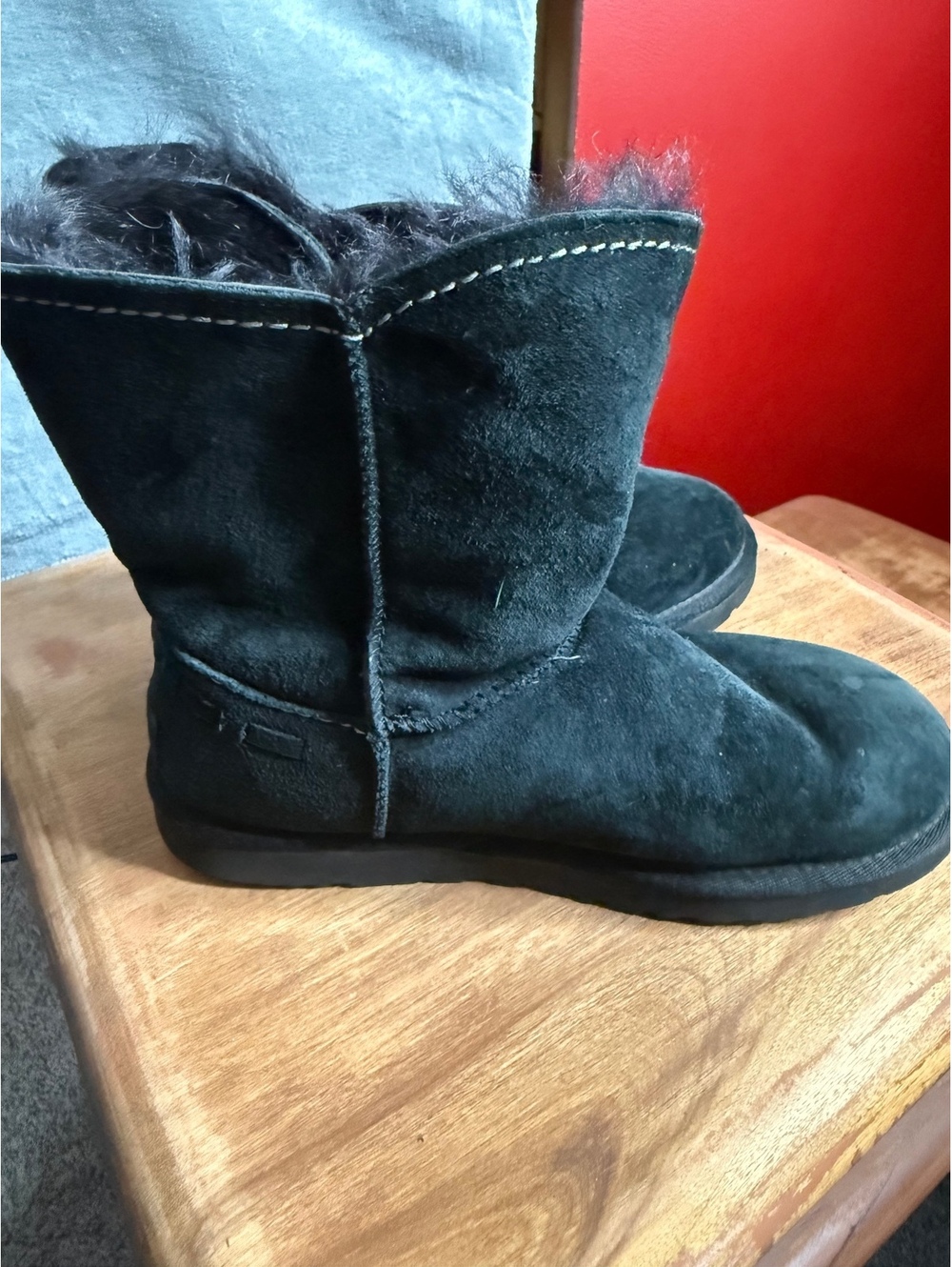 UGG Australia Black Suede Toggle / Horn Button Shearling Winter Boots - Size 8
